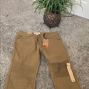 Men’s Khaki tapered Jeans